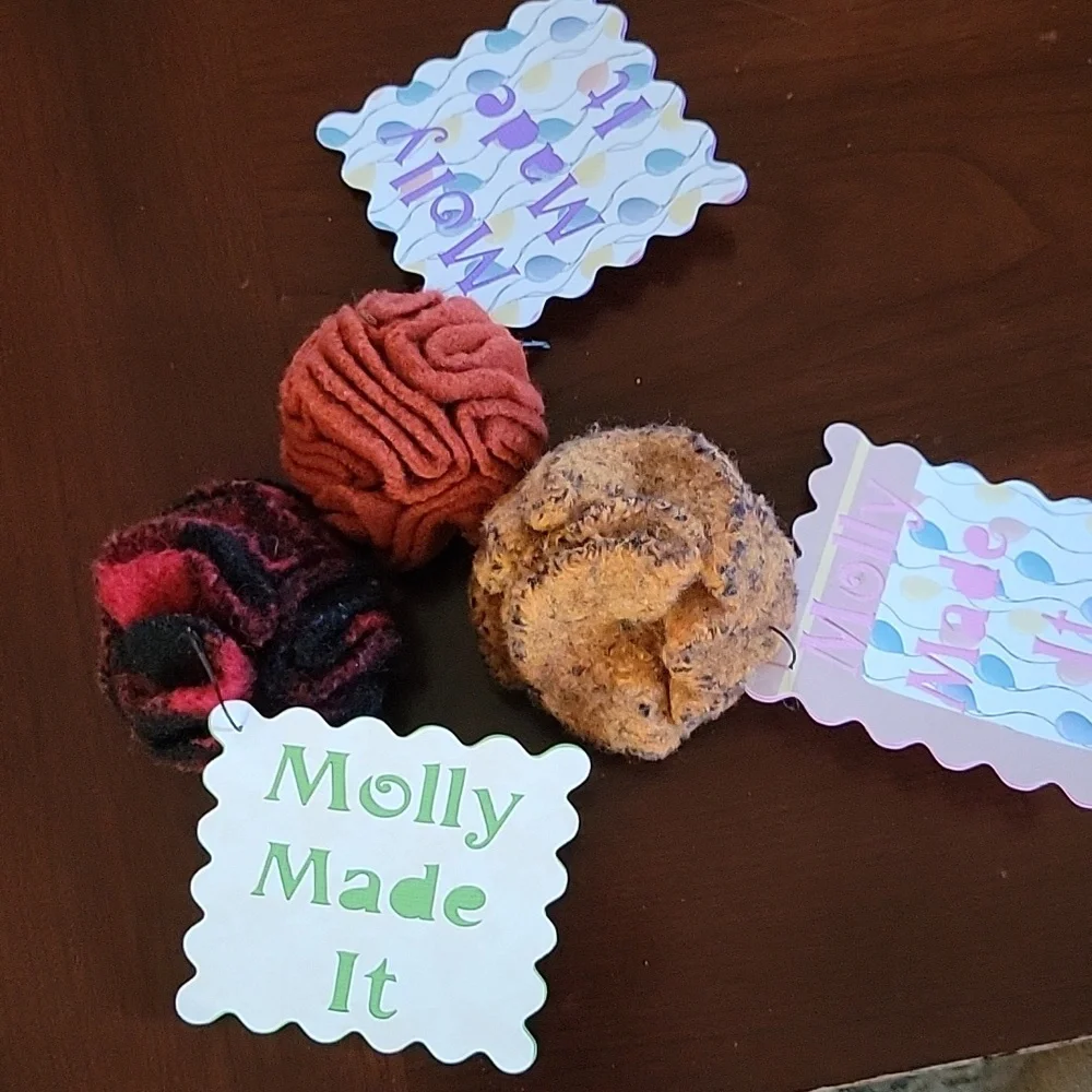 Cats Toy Enrichment Snuffle Sniffer Woolen Ball Plaid  Solid Set Of 3.
